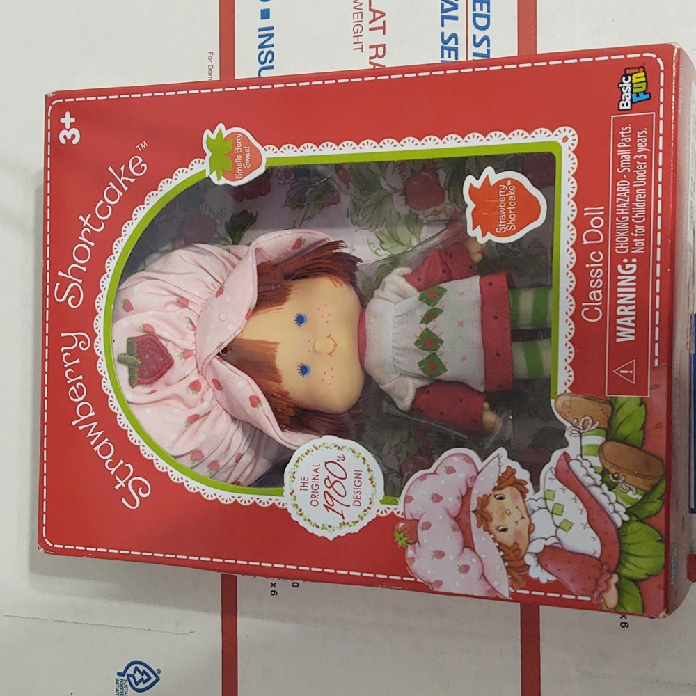 Strawberry shortcake doll 🍓🍰 80s design doll toys